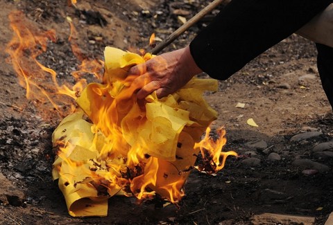 印光大師對祭祖焚燒紙錢的開示