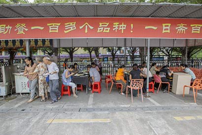 深圳最大海鮮酒樓改賣素餐 看老闆改變的心路歷程