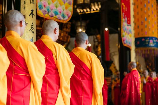 眾僧良福田,也是蒺藜園;罪福由此心,非前境過咎