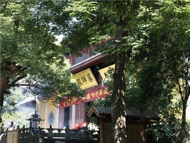 在家誦經而不護持寺院，已經在謗僧了