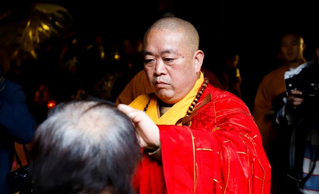 72歲的蔡志忠在少林寺剃度出家