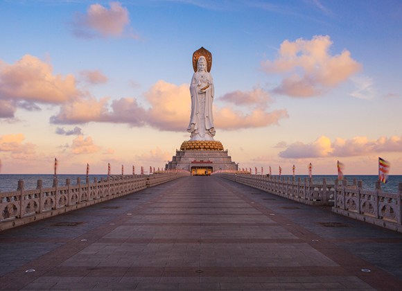 口裡念著糊塗咒，心裡想的貪瞋癡