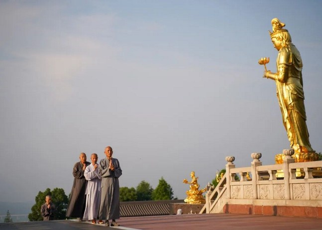 世間還有什麼事放不下想不開的