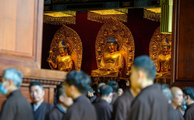 在寺院當義工，接受寺院所送物品是否犯戒