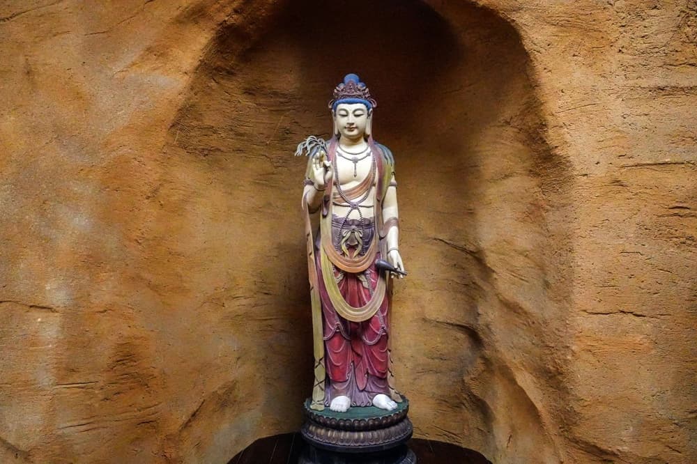 佛陀毛孔放光的表法意義