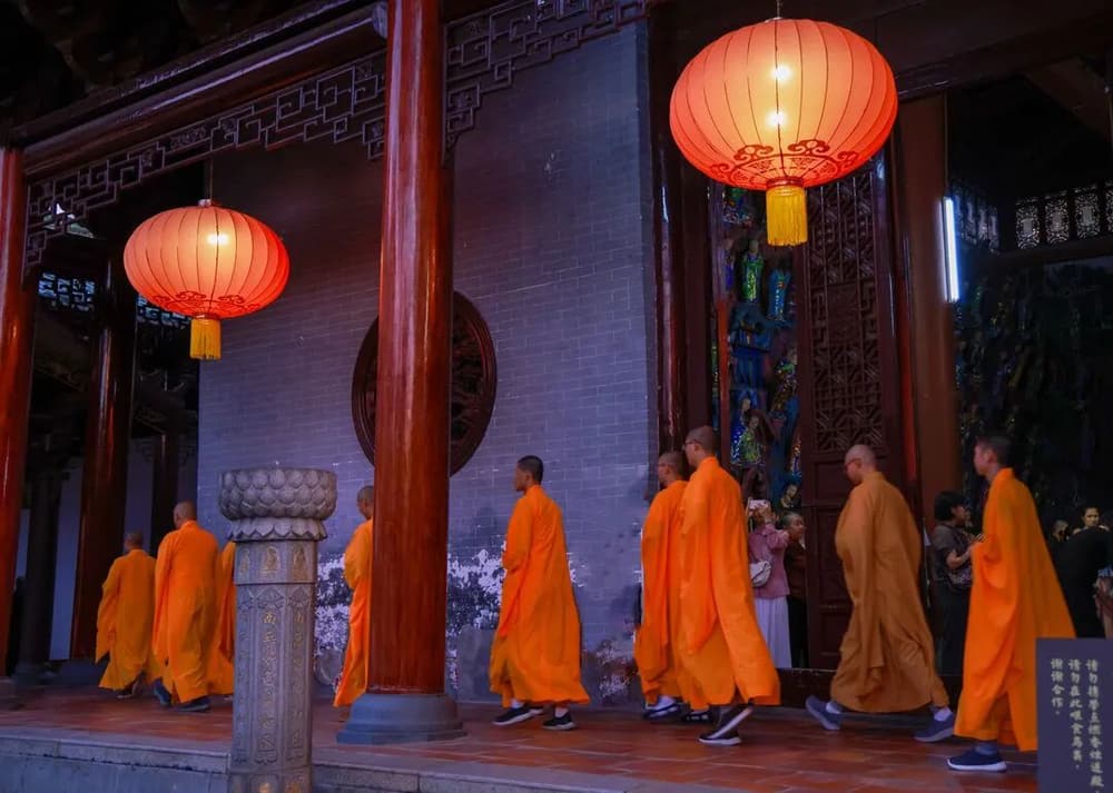 早晚課唱誦，可以釋放怨氣