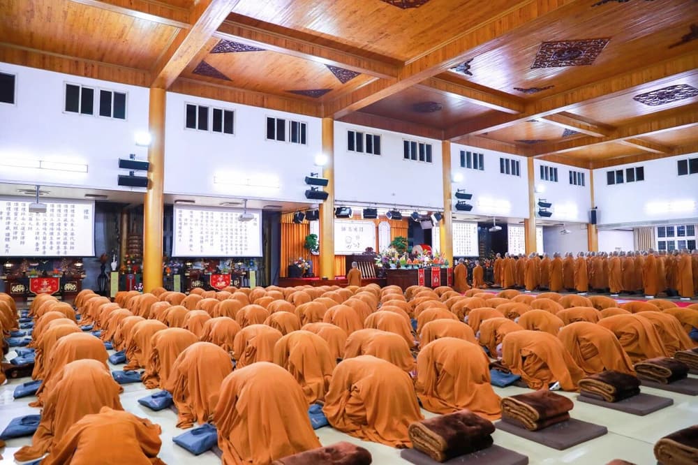 一生經歷很複雜，說明前生的因也很複雜