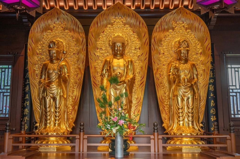 從親想、怨想、不淨想來斷除色慾