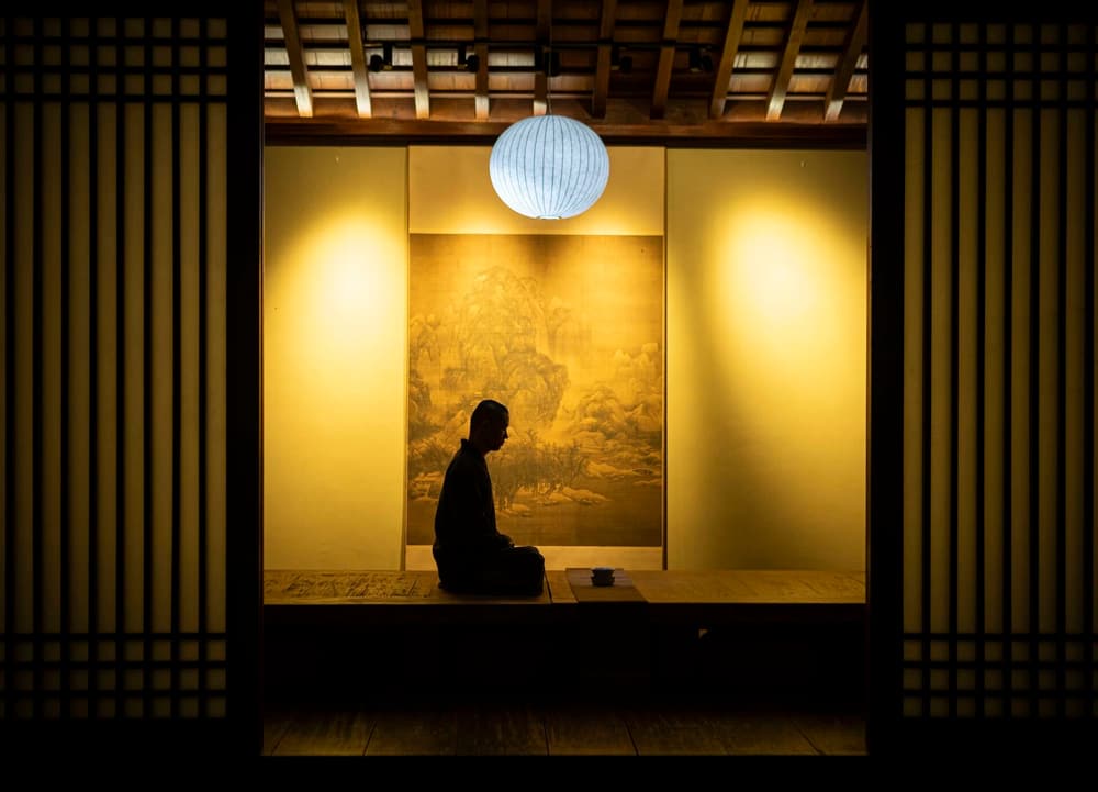 聰明睿智，守之以愚，道德隆重，守之以謙