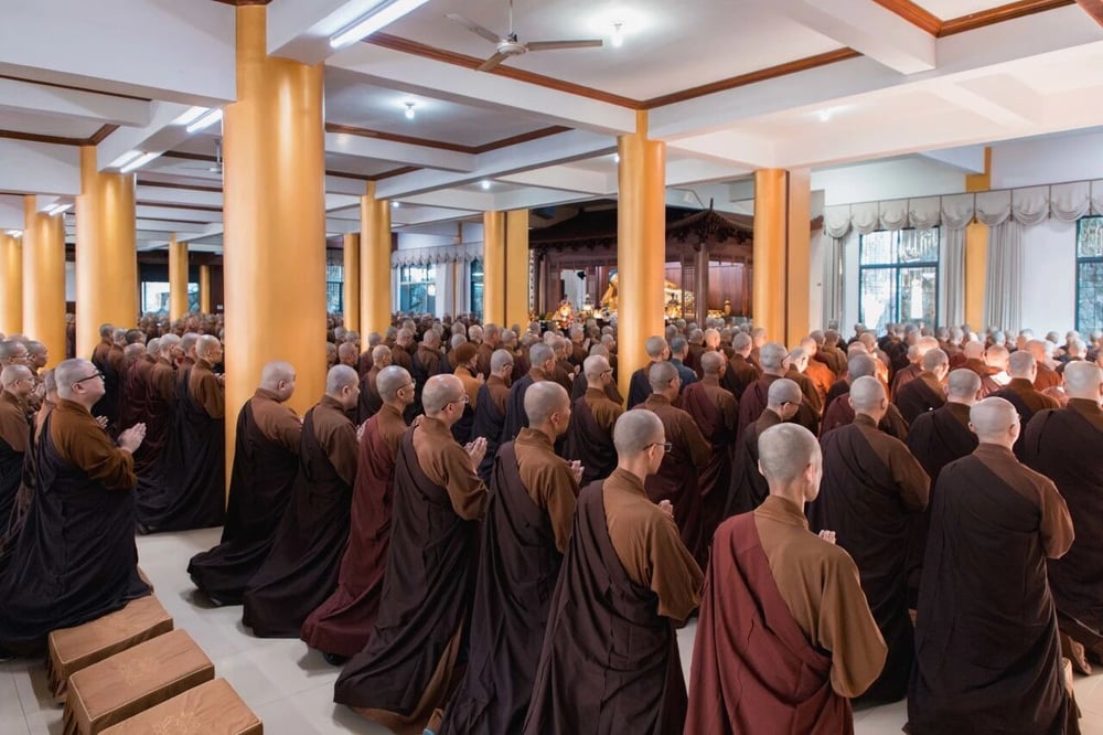 把繫念的目標，專注到西方淨土去