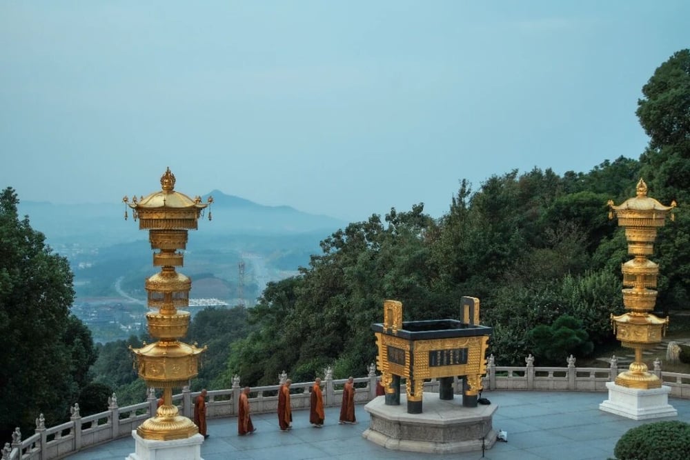 諸道之升沉，由戒之持毀；見佛與否，由乘之急緩